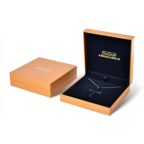 皮革及紙品包裝盒 7102